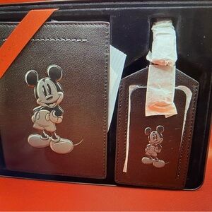 Fossil Disney Leather Passport case & matching luggage tag